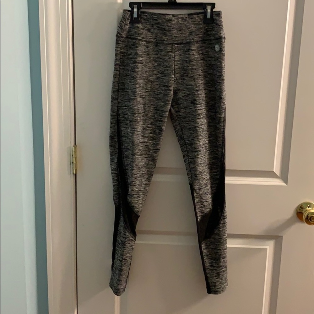 Heather grey/black athletic leggings